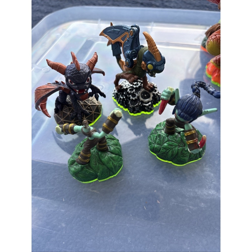 Skylander Activision Lot Of 23 & 1 Bottom Piece Of Missing Top Piece - Picture 4 of 7